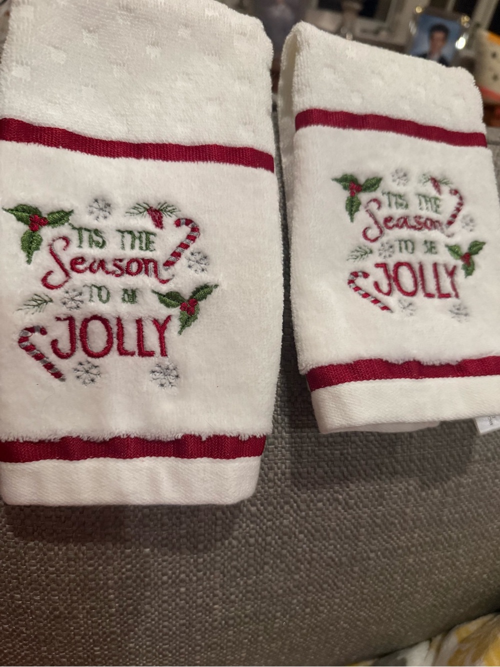 Envogue Holiday 'Tis The Season to Be Jolly' White & Red Embroidered Hand Towels